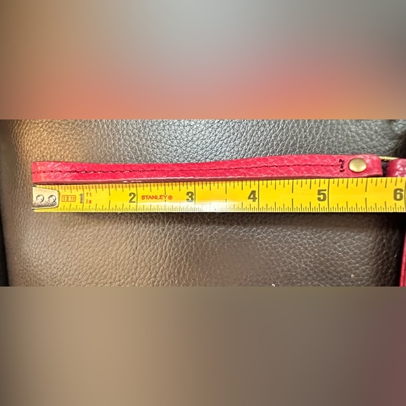 Fossil Pebbled Leather Wristlet Wallet Red W/ Black Tassel Zipper Pull - Picture 7 of 11